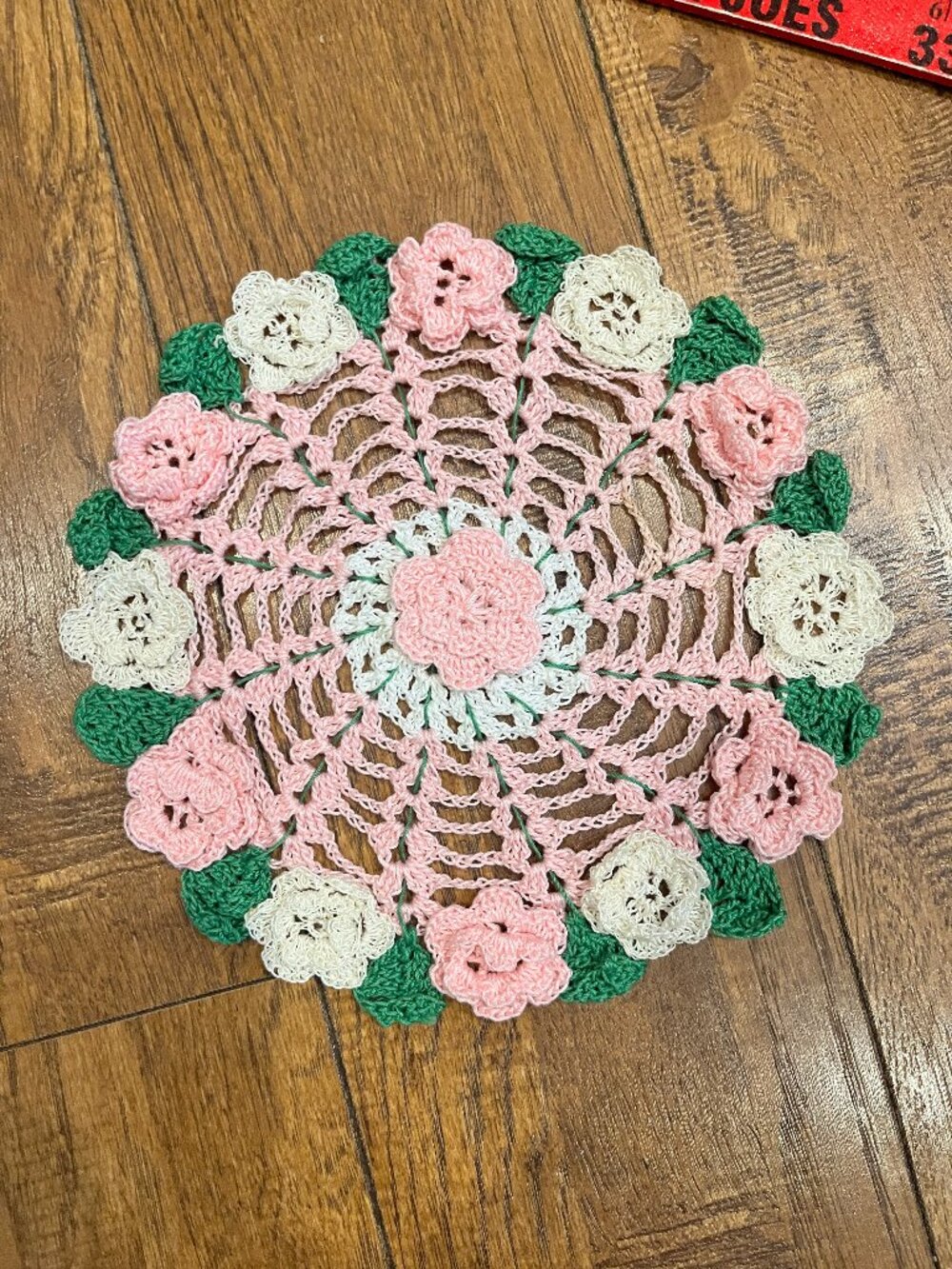 Vintage Round White &‎ Pink Flower Green Leaves Handmade Crochet Doily 8.5"